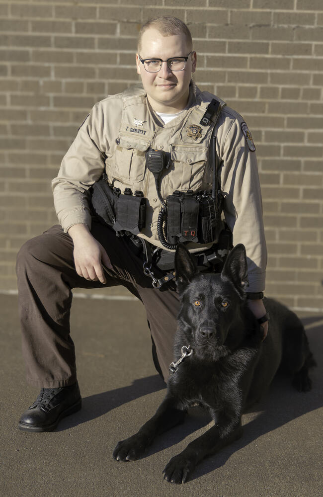 k9 with his handler 